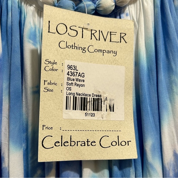 New with Tags NWTBeautiful Lost River Clothing Company Long Necklace Dre… - Picture 3 of 4